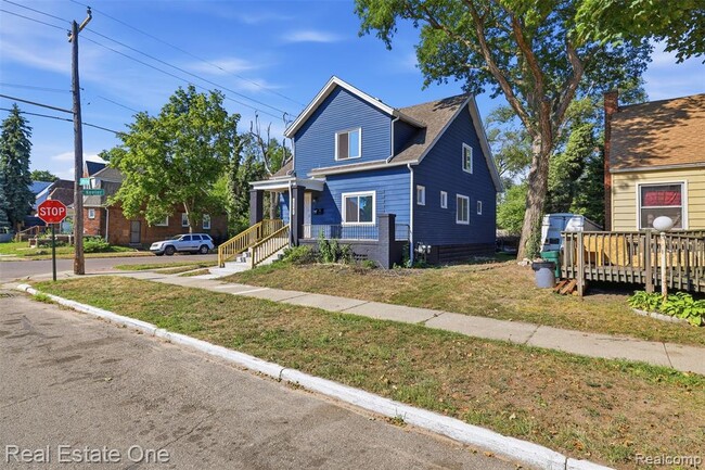 Photo - 15401 Littlefield St Unit UPPER