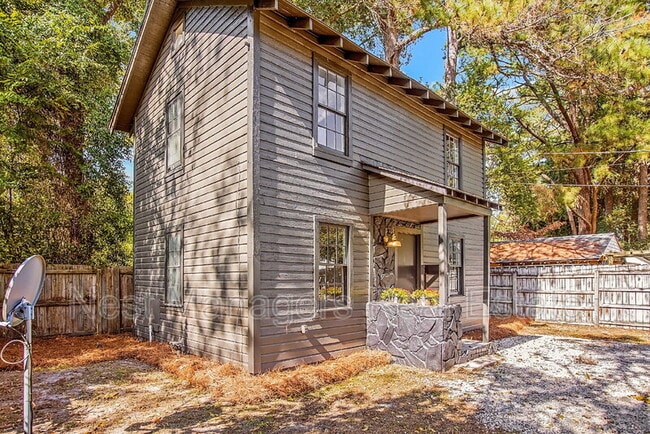 Photo - 210 Sedberry St Unit 210.5 Sedberry