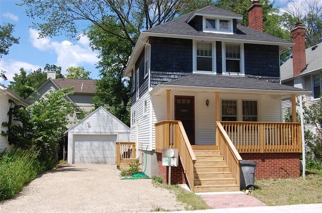 Photo - 825 Sylvan Ave