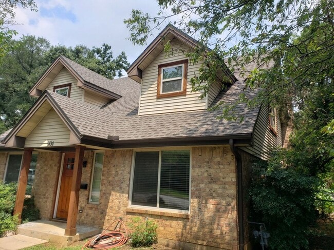 501 Atkerson Ln