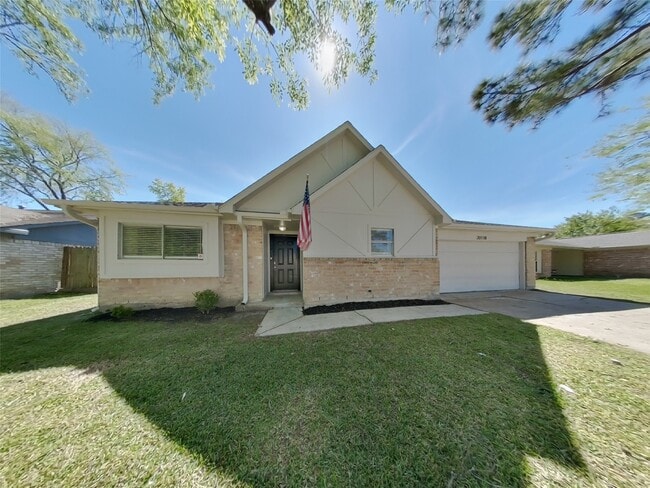 Building Photo - 20118 Misty Pines Dr