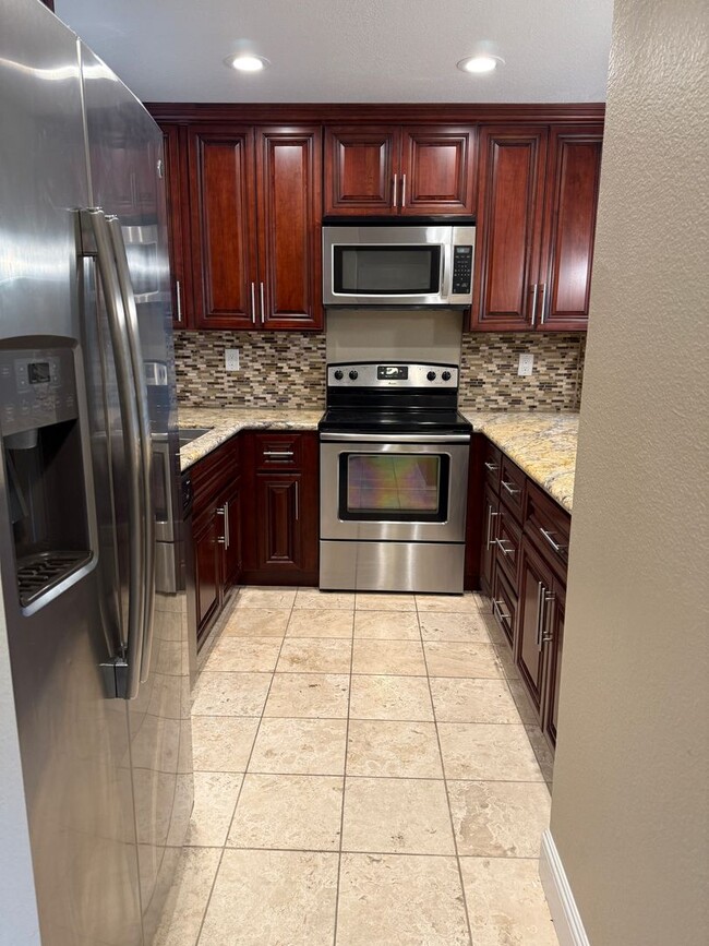 Hartz Property Management presents 1663 S.... - Hartz Property Management presents 1663 S.... House