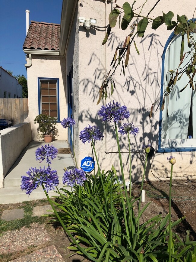 front entrnce - 618 N La Jolla Ave Unit 618 La Jolla Ave