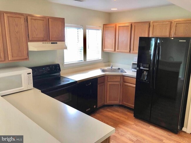 Photo - 717 Orley Pl