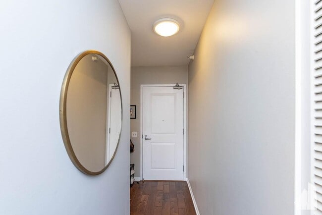 Photo - 1 bedroom in Chicago IL 60654 Unidad 2605