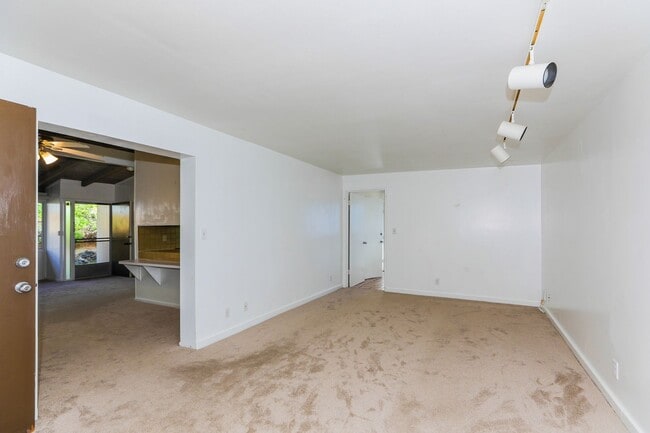 Photo - Hawaii Kai - Koko Head Terrace - 3 Bdrm/1....