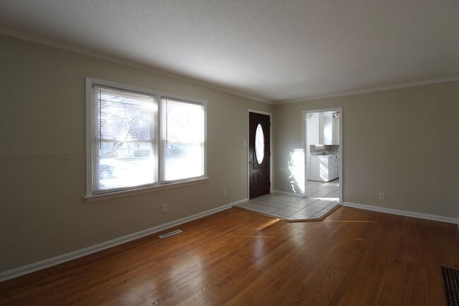 Photo - 2 Bedroom 1 Bath Home in Roeland Park