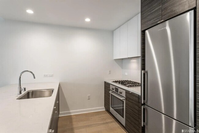 Photo - 1688 Pine St Unidad E510