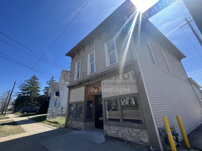 Building Photo - 300 Gunnison Ave SW Unit B