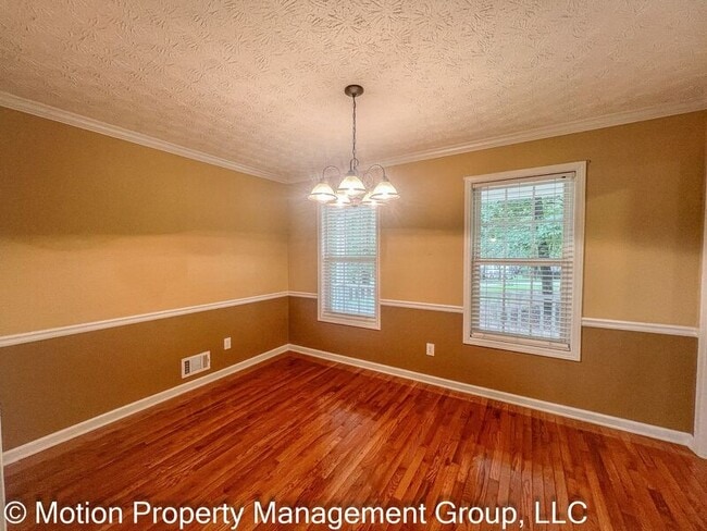 Photo - 861 Windward Rd