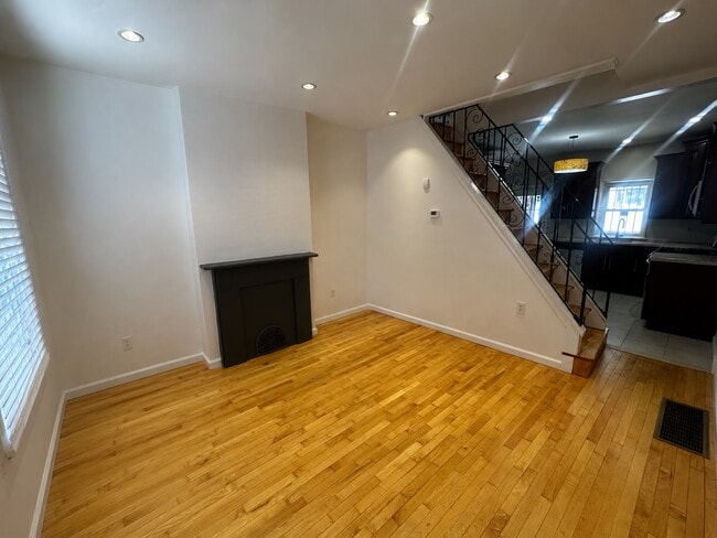 Photo - 315 N Holly St