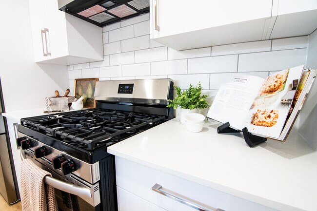 Photo - Unit 1C | Lower Level | 2 Bedroom, 1 Bathroom Unité C