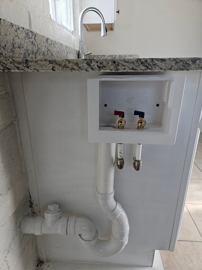 Building Photo - 11220 Wharf Cove Dr Unit B