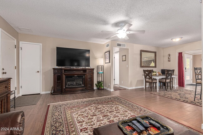 Photo - 849 N 67th Pl