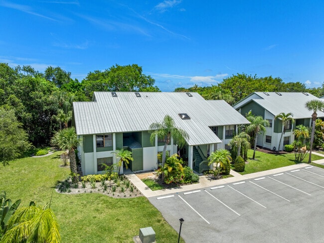 Building Photo - 5280 SE Seascape Way Unit 101