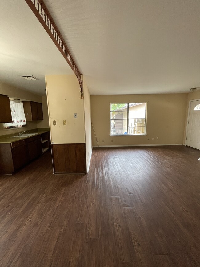 247 Fennel Dr