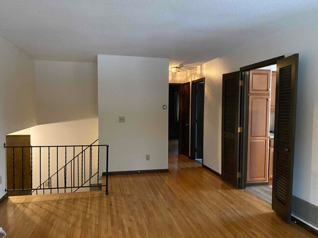 Photo - 425 Edgewood Ave