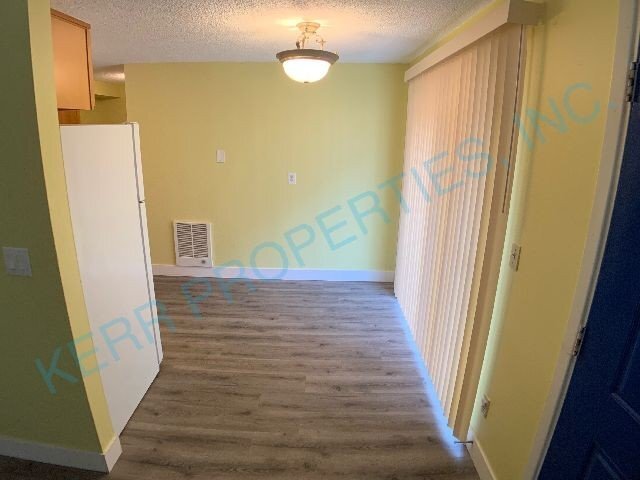 Charming 2-Bed Duplex in Portland's Heart – Cozy 855 Sq Ft!