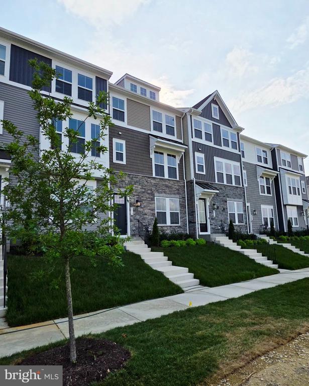 4912 Jackson Vlg Pkwy