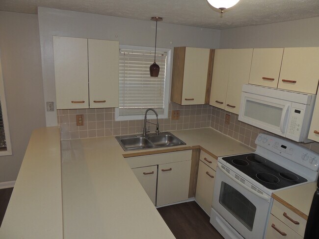 Photo - 1018 Wood Creek Dr