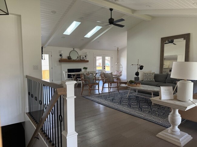 Photo - Comfortable 5 Bed / 4 Bath Home with Dual Kitchens & Garage