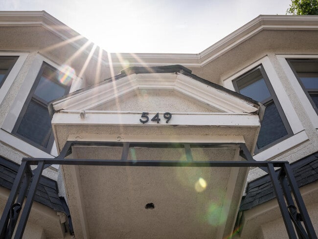 549 Prideaux St Unit 4