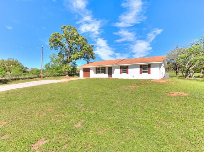 Building Photo - Oak St