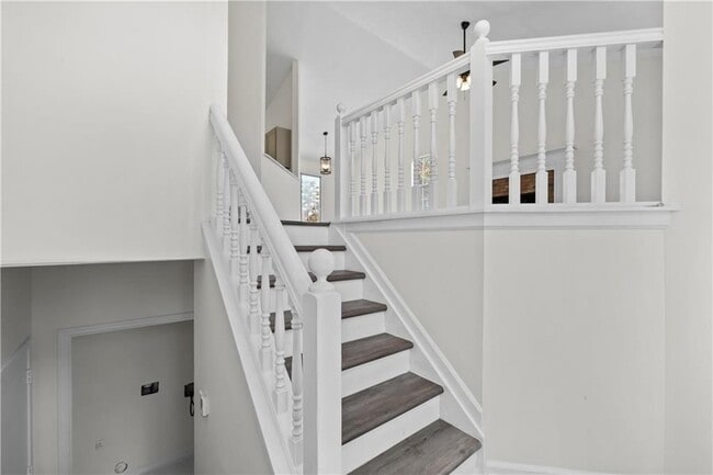 Photo - 5068 Furlong Way