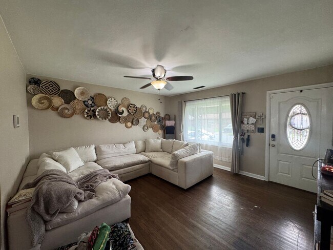 2041 Midway Ave