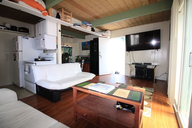 Photo - 1812 Hornblend St Unit F