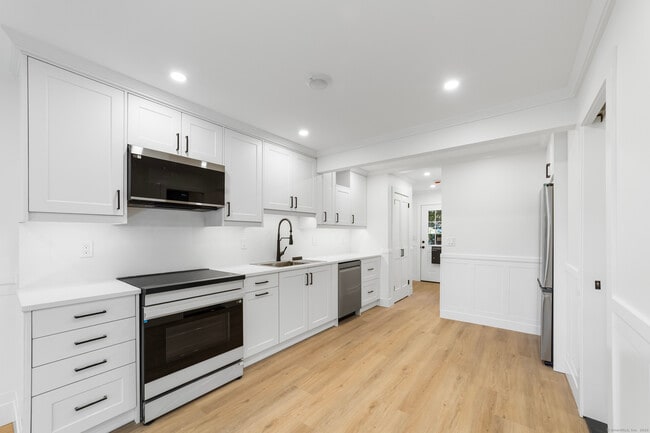 Building Photo - 245 Unquowa Rd Unit APT 91