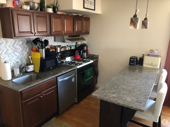 Building Photo - 23 Weitz St Unit 3 Rental
