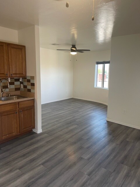 Photo - 2115 N Oracle Rd