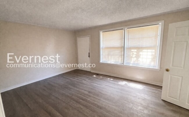 Photo - 616 26th St SW
