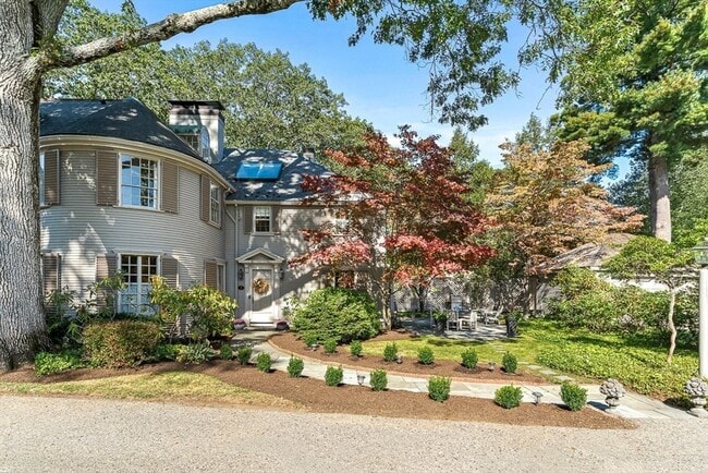 Building Photo - 2 Phillips Pond Rd Unit B