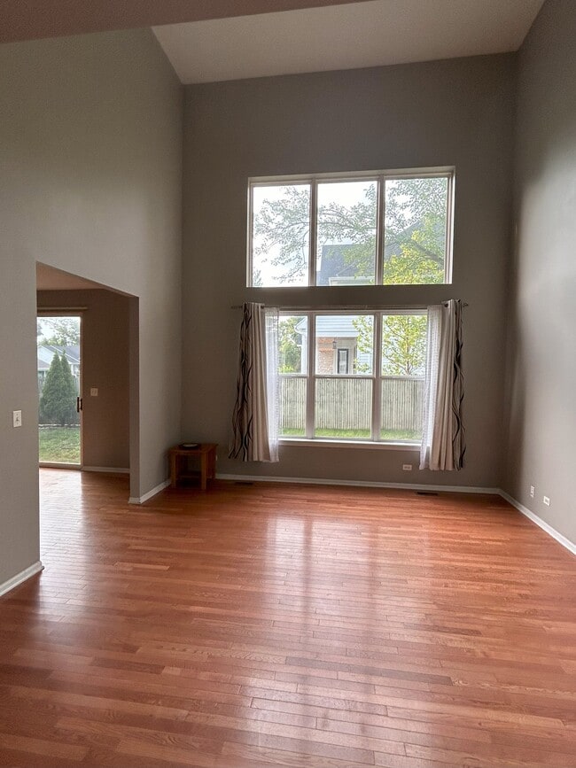 707 Red Oak Ct