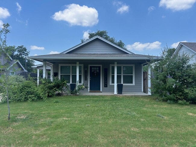 Building Photo - Beautiful Updated Home