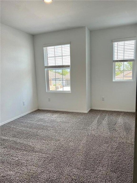 290 Silver Glen Dr