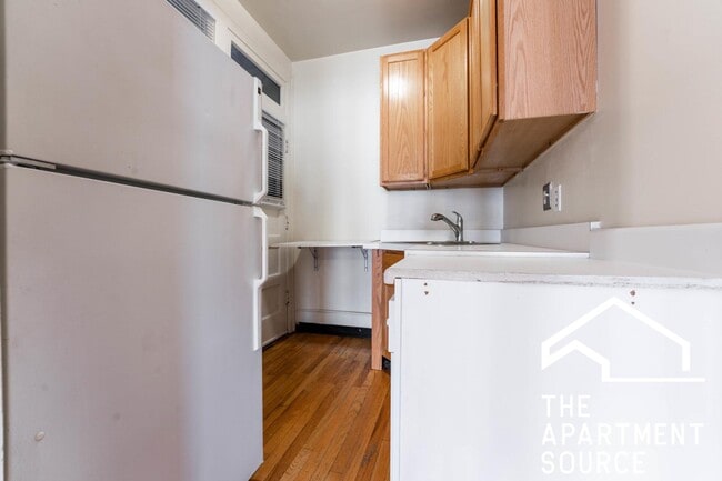 Photo - 3914 N Pine Grove Ave Unit 3E