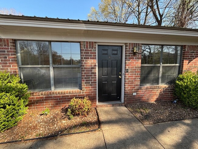 Building Photo - 112 W 15th St Unit 112 West 15th, Apt 4