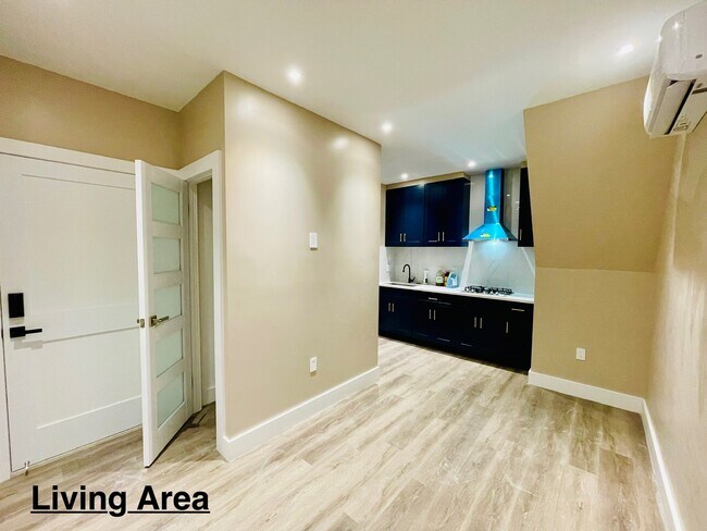 Living Space - 55 Louis Graziuso Sr Dr Unidad SR