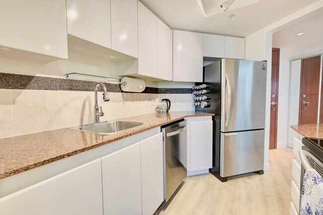 Photo - 1052 Burrard St Unit ID1345514P