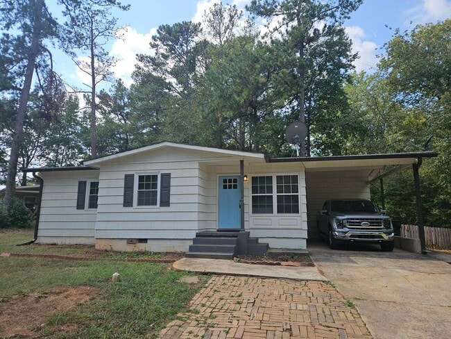 Photo - Renovated Marietta Bungalow Casa