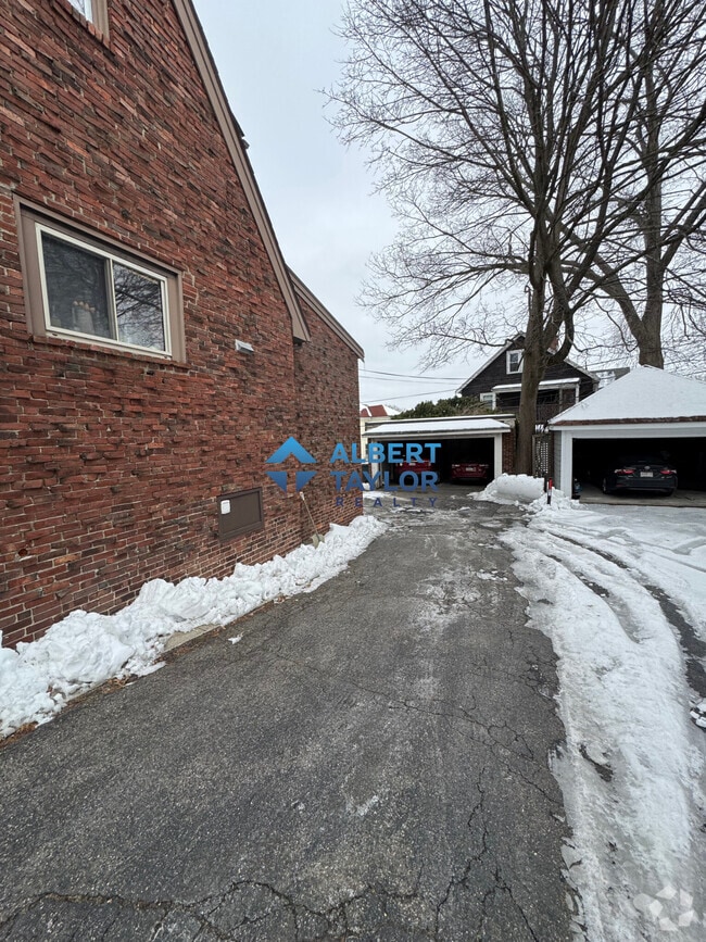 Building Photo - 44 Greycliff Rd Unit 1 Rental