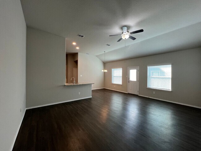Photo - Luxury 3/2 Duplex in Seguin, Texas