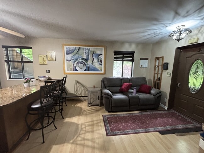 Photo - 72 Woodbine Dr