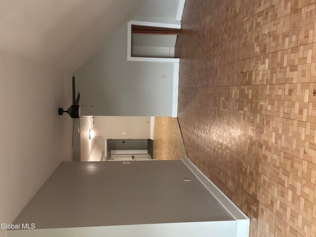 Photo - 137 Broad St Unit 3