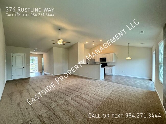 Photo - 376 Rustling Way