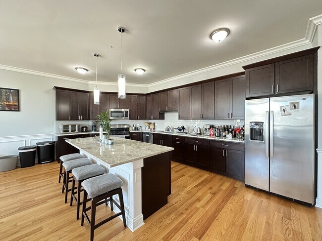 Photo - 522 N Western Ave Unidad J04P