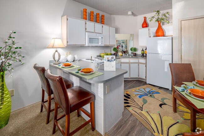 Custom - 1BR, 1BA - 667SF - Kitchen
